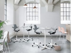 Krzesło HAG Capisco Plus - Producent: Flokk, Dystrybutor: Vipservice. Ergonomiczne, designerskie krzesło do biur