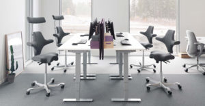 Krzesło HAG Capisco - Producent: Flokk, Dystrybutor: Vipservice. Ergonomiczne, designerskie krzesło do biur