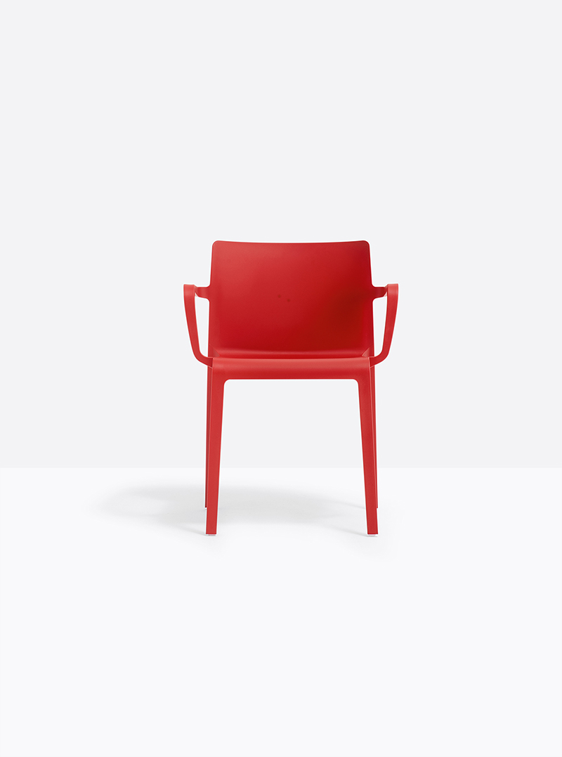 Krzesło Volt - do użytkowania wewnątrz jak i na zewnątrz. Producent: Pedrali Dystrybutor: Vipservice